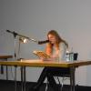 Eine sympathische und für die Fragen des Publikums offene Autorin erlebten die Zuhörer bei der Lesung von Ursula Poznanski im Sparkassensaal in Dillingen.  	
