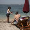 Mundschutz und Registrierung am Strand: Eine Szene aus Griechenland jetzt im Mai.