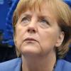 Angela Merkel erwägt einem Medienbericht zufolge einen Boykott der Fußball-Europameisterschaft in der Ukraine. Sollte die inhaftierte Oppositionsführerin Julia Timoschenko bis zur EM in sechs Wochen nicht freigelassen werden, will Merkel ihren Ministern nach Informationen des "Spiegel" empfehlen, den Spielen fernzubleiben.