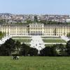 Das Schloss Schönbrunn ist eine der beliebtesten Sehenswürdigkeiten in Wien. Im 19. Jahrhundert war das österreichische Schloss Residenz von Kaiser Franz Joseph und Kaiserin Sisi.