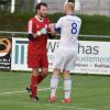 Christopher Detke (rechts) fehlt dem TSV Bobingen zum Saisonauftakt. Bobingens Keeper Adrian Schlotterer (links) fordert, trotz der angespannten personellen Situation Vollgas zu geben. 