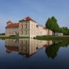 Schloss Rheinsberg am Ufer des Grienericksees im Landkreis Ostprignitz-Ruppin. In dem Ort sollen einige Anhänger der Anastasia-Bewegung leben.