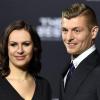 Der deutsche Nationalspieler Toni Kroos mit seiner Frau Jessica Farber.