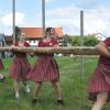 Im Schottenrock traten bei den Highland Games in Horgau Teams in verschieden Disziplinen an. 