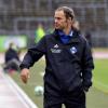 Neu-Fußball-Lehrer Marco Konrad kann sich freuen: Er dürfte jetzt sogar Bundesligisten coachen. Konrads Heimatverein ist der TSV Bissingen, in der Bayernliga kickte er für den FC Gundelfingen.