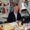 Zuhause in seinem Büro bereitet Heinz Enghuber die Termine für die Hanns-Seidl-Stiftung vor. Aus dem politischen Geschehen an vorderster Front hat sich der 75-Jährige 2014 verabschiedet.