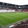 Im Abstiegskrimi gegen Werder Bremen bleiben die Tribünen leer. Zuschauer sind in Augsburg nicht erlaubt.