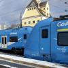 Go-Ahead hat am Sonntagmorgen den Betrieb im Augsburger Schienennetz, hier zwei Züge am Augsburger Hauptbahnhof, aufgenommen. 