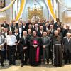 Die 65-, 60-, 50-, 40- und 25-jährigen Priesterjubilare des Bistums Augsburg feierten kürzlich gemeinsam mit Bischof Bertram Meier und Erzabt Wolfgang Öxler (rechts vorne) in St. Ottilien. 