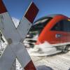 Vor rund zwei Wochen ist ein Mitarbeiter der Firma Deckel Maho bei einem Unfall an einem unbeschrankten Bahnübergang in Pfronten (Ostallgäu) ums Leben gekommen. 