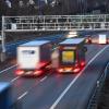 Auf der Autobahn im Landkreis Günzburg werden künftig digitale Verkehrsschilderbrücken den Verkehr regeln. 