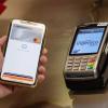 Kontaktloses Bezahlen mit Karte oder Smartphone hat sich unerwartet schnell verbreitet.