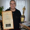 Viele Urkunden und Pokale konnte Willi Bertele in 50 Jahren Eishockey sammeln. Darunter auch ein Oscar, den er als Dank für sein langjähriges Engagement für die Pinguine bekam. 