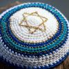 Der Bundesbeauftragte für Antisemitismus warnte jüngst: „Ich kann Juden nicht empfehlen, jederzeit überall in Deutschland die Kippa zu tragen.“ Eine Expertin in Bayern stimmt zu.
