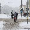 Die Schneemassen verwandelten Augsburg am Samstag in eine Matschlandschaft. Auch in der Innenstadt. Das ärgerte vor allem die Händler, die auf einen guten ersten Adventssamstag gehofft hatten.