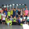 Bei einem Aktionstag an der Aschbergschule hatten Schüler der vierten Klassen die Möglichkeit, mit Ex-Profis ihr Fußballkönnen zu trainieren. 