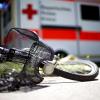 Ein Radler übersah ein Auto in Burtenbach und musste ins Krankenhaus.