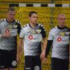 Die Gersthofer Christian Boppel, Michael Reithmeier, der später verletzt ausschied, und Maximilian Walter (von links) fanden gegen den TSV Göggingen kein Rezept. 	