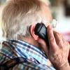 Einen hohen Geldbetrag haben Telefonbetrüger bei einem 74-jährigen Mann in Gilching erbeutet.