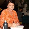 Im Café Kanapé las Verena Lugert aus ihrem Buch und signierte es.