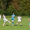 Aystettens Mittelfeld-Abräumer Nicolas „Cage“ Brummer (Mitte) fällt mit einem Wadenbeinbruch für den rest des Fußballjahres 2023 aus. Das ist nicht die einzige Hiobsbotschaft für den SV Cosmos. Foto: Oliver Reiser