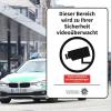 Mit solchen Hinweisschildern informiert die Polizei künftig über die Videoüberwachung am Königsplatz in Augsburg. Am Montag werden die Schilder installiert.