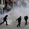 Ein Jahr nach Beginn der Gezi-Proteste sind in Istanbul erneut Sicherheitskräfte und Demonstranten aufeinandergeprallt.