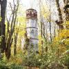 Ein verwunschener Turm mitten im Wald: Die Ruine St. Georg bei Blumenthal. 	