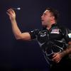 Gerwyn Price ist der Gewinner der Dart-WM von 2021. Ob die Spiele der WM 2022 live im Free-TV, Pay-TV oder Live-Stream zu sehen sind, erfahren Sie hier. 