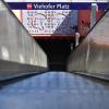 Eine junge Frau ist am Freitag vergangener Woche an der U-Bahn Stadion "Viehofer Platz" in Essen überfallen worden.