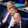 Die Spitzen der Ampel-Koalition sind verstummt oder können ihre Stärken nicht ausspielen.  Finanzminister Christian Lindner (FDP), Wirtschaftsminister Robert Habeck (Bündnis 90/Die Grünen) und Bundeskanzler Olaf Scholz.