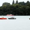 Einsatzkräfte an der Absturzstelle des Kleinflugzeugs im Bodensee bei Konstanz.