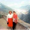 Dagmar Goßner, Winzer: Dieses Bild aus dem Jahre 1983 zeigt Ruth Glassl, Niederraunau mit 
Tochter Dagmar am größten Gletscher der Alpen, dem Aletgletscher in der 
Schweiz.
