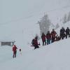 Nach dem Lawinenabgang von Berwang suchten die Bergrettung Berwang und Bichlbach nach Verschütteten. Weiter unterhalb wurden Erwachsene und Kinder der DJK Leitershofen bei einem Skirennen mitgerissen.