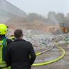 Plastik hat am Mittwochmorgen in Bächingen Feuer gefangen. Mehrere Feuerwehren waren im Einsatz. Der Schaden beläuft sich auf mindestens 20000 Euro.  	