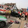 Schwerer Unfall: Passanten befreien Frau aus Auto