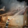 In Buch-Obenhausen (bei Illertissen)  ist am frühen Samstagabend in einem Einfamilienhaus ein Feuer ausgebrochen. Zwei Menschen wurden dabei verletzt.