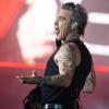 Ja, ganz klar, Robbie Williams, hier in München am Samstag: mit Zunge raus und schlüpfrigen Witzchen.  