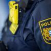 Ein Jugendlicher soll seinen Mitschüler im Gersthofer Stadtpark verprügelt haben, berichtet die Polizei. 