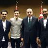 Recep Tayyip Erdogan (2.v.r.) und Ilkay Gündogan (l), Mesut Özil (2.v.l.) und Cenk Tosun.