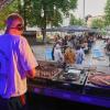 Bis Ende August hat der Kulturbiergarten am Kö geöffnet. Am Eröffnungsabend mit DJ Daniel Bortz wurde er schon gut angenommen.