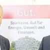 Sparkassendirektor Walter Pache (links) und der neue Verwaltungsratsvorsitzende Gerhard Jauernig.