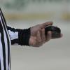 Weil er einen Schiedsrichter attackiert haben soll, ist ein Eishockeyspieler in Augsburg angeklagt worden.