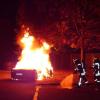 Die Feuerwehr konnte nichts mehr retten: Unbekannte haben vor einem Bordell in Oberhausen eine Ferrari in Brand gesteckt.