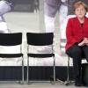 Bundeskanzlerin Angela Merkel (CDU) sitzt in Berlin im Bundeskanzleramt.