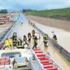 Gut 30 000 Liter Wasser pumpten die Feuerwehrleute am Mittwochabend von der Autobahn A8. Bei Limbach hatte der heftige Regen zur Überflutung der Fahrbahn in Richtung München geführt. Zwei Stunden lang waren die Einsatzkräfte damit beschäftigt, die Fahrbahn wieder frei zu machen.