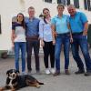  mit Frieder, Theresa, Ingrid und Wolfgang Heidemann () mit Hofhund Bobbi.