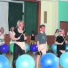 Die Ball-Drummers bei ihrem Auftritt in der St.-Stanislaus-Turnhalle. Zusammen mit ihren Zuhörern gingen sie auf eine Reise um die Welt. Foto: Dusik