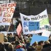 Mehr als 300 Schüler haben in der vergangenen Woche in Günzburg für den Klimaschutz demonstriert und dafür den Unterricht sausen lassen. Die Organisatoren waren von 250 Teilnehmern ausgegangen.
