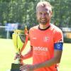 Einmal zugreifen, bitte: Der Kapitän des FC Günzburg, Nico Hepp, gewinnt mit dem Fußball-Bezirksligisten die Stadtmeisterschaft.